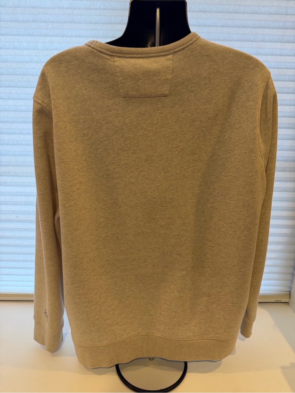 Banana Republic Men's Crewneck Sweatshirt Khaki with Black Lion Graphic Size XL - Picture 3 of 4